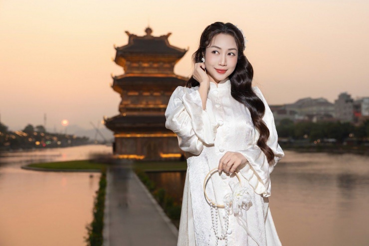 Nữ NSƯT quê gốc Hải Phòng vừa nhận HCV Liên hoan quốc tế sân khấu thử nghiệm có sắc vóc ra sao? - 2