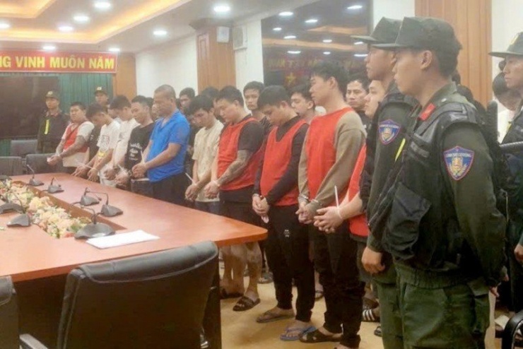 Các đối tượng trong đường dây lừa đảo bị bắt giữ.