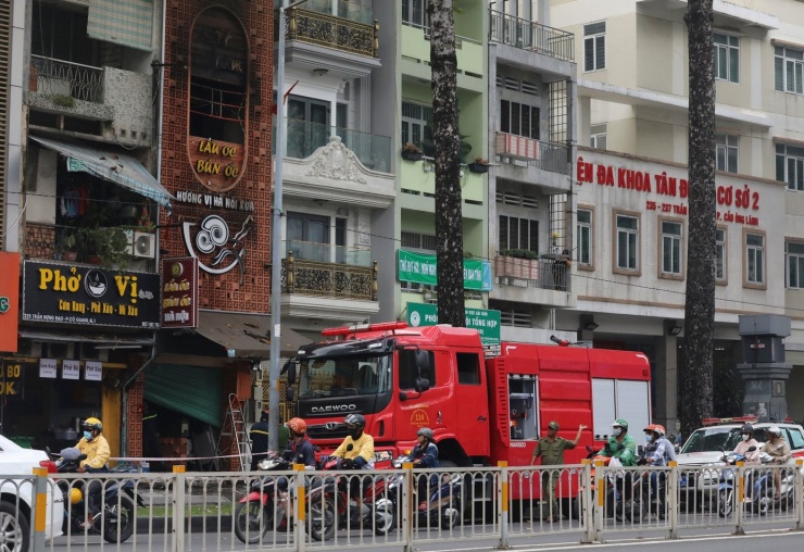 Lạnh người hiện trường vụ cháy quán ăn làm 4 người chết tại TPHCM - 2