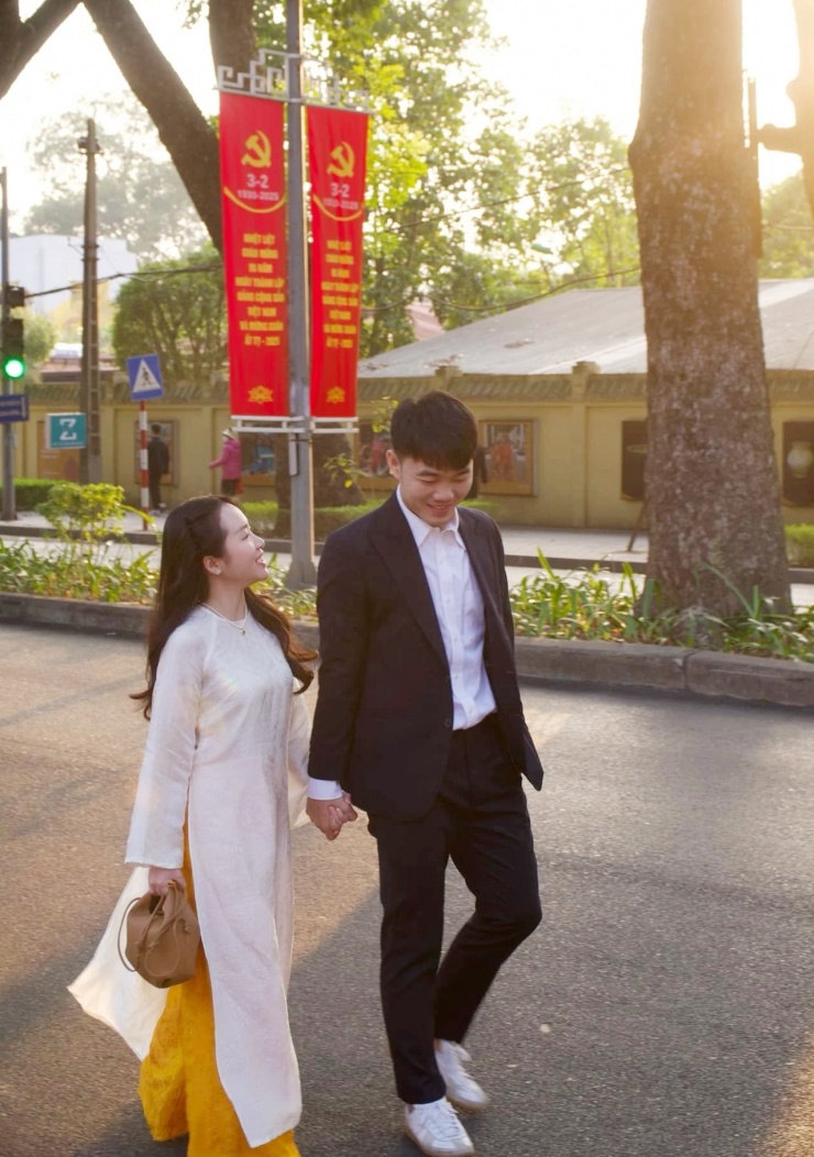 Cặp đôi Xuân Trường - Nhuệ Giang chênh lệch 2 tuổi. Ảnh: FBNV.