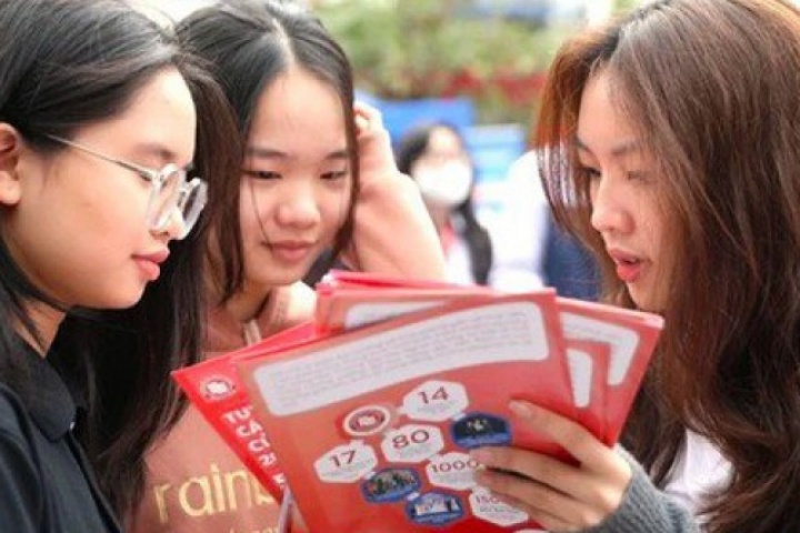 Siết tổ hợp truyền thống: Học sinh lớp 12 loay hoay tìm chiến lược ôn thi mới