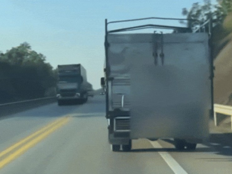 Xử lý xe tải chạy kiểu 'chim mồi' ở làn khẩn cấp cao tốc Nội Bài - Lào Cai