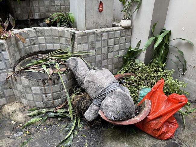 Nơi hai cô gái nhảy xuống thoát nạn khi xảy ra cháy.