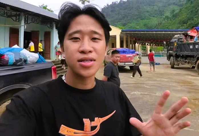 Chủ kênh Fanpage "Hà và Việt Nam"