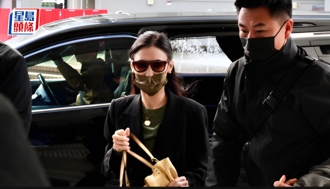 Trương Bá Chi ra tòa hôm 5/12. Ảnh: Eastweek