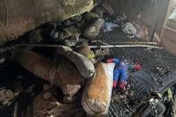 Tin tức trong ngày - Vụ cháy 4 người tử vong ở TPHCM: Khoảnh khắc tìm cách phá cửa cứu người trong vô vọng