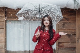 Du lịch - Xếp hàng 'sống ảo' ở quán cà phê mô phỏng ngôi làng tuyết Nhật Bản