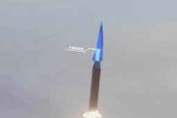 Trung Quốc trình làng tên lửa siêu vượt âm 'phủ xi măng', giá siêu rẻ