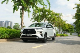 Ô tô - Veloz Cross khuyến mại lớn tháng cuối năm 2025