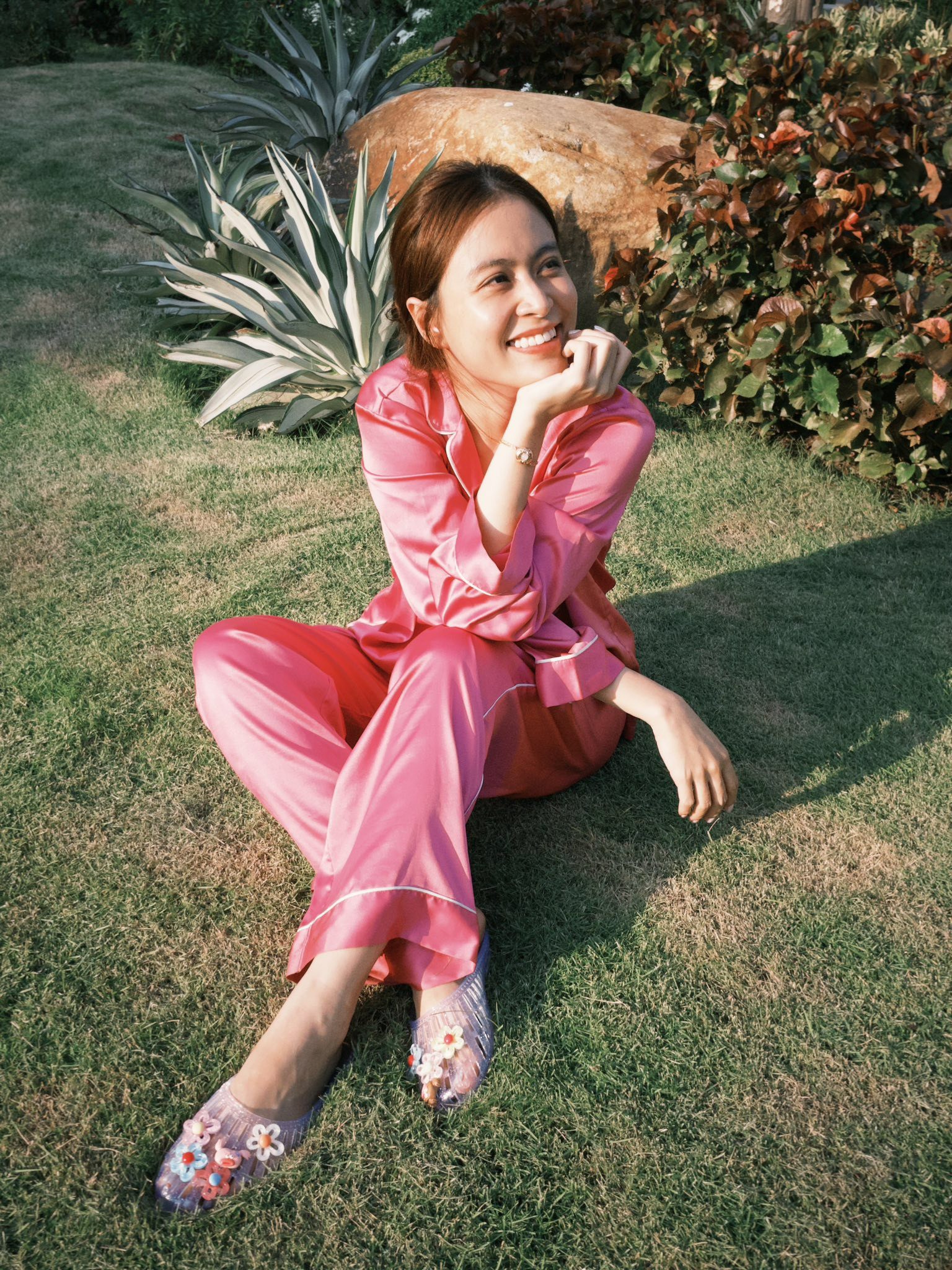 Nữ ca sĩ từng tiết lộ với truyền thông: "Dù lịch diễn có bận đến đâu và chiếm nhiều thời gian như thế nào nhưng tôi cũng luôn dành một khoảng thời gian trong ngày để tập thể dục. Việc tập luyện tích cực ở cường độ cao kết hợp với chế độ ăn uống phù hợp nên vóc dáng của tôi luôn được kiểm soát ở mức tốt nhất".