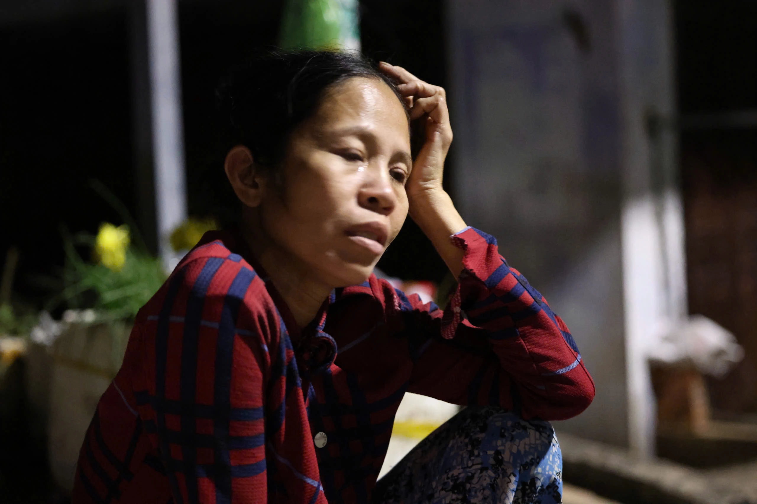 Người dân Phan Thiết chạy lũ suốt đêm - 15