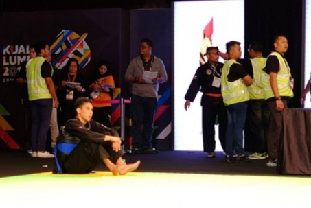 Scandal "ao làng" SEA Games: "Đè ngửa" máy tính để vô địch, ngất xỉu vẫn nhận HCV