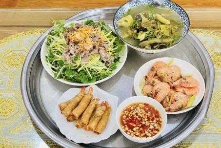 Những bữa cơm nhà giản dị khiến mỗi người cảm thấy ấm lòng khi đông về