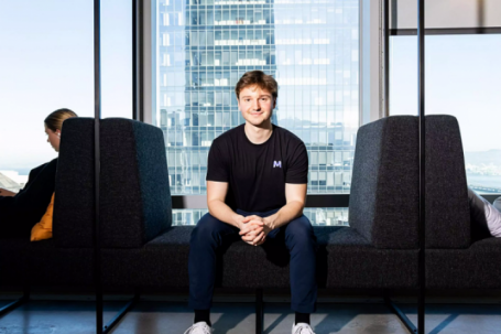 Tỷ phú trẻ nhất thế giới 'không nghỉ ngày nào' suốt ba năm