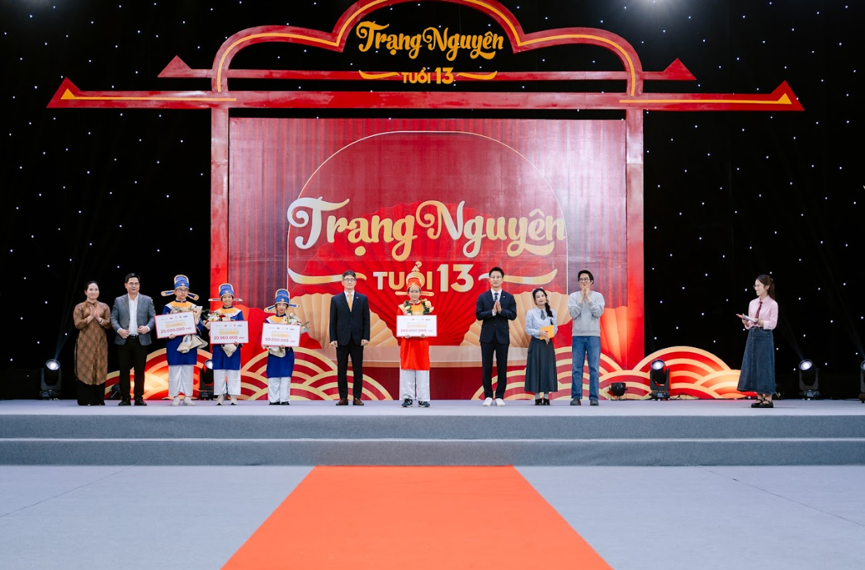 &nbsp;Sĩ tử Đinh Bảo Khánh đến từ THCS Cầu Giấy, Hà Nội xuất sắc dành được danh hiệu Trạng Nguyên.