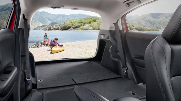HR-V Magic Seats gập 6 kiểu chứa cả xe đạp, Yaris Cross khoang nhỏ ra sao? - 5