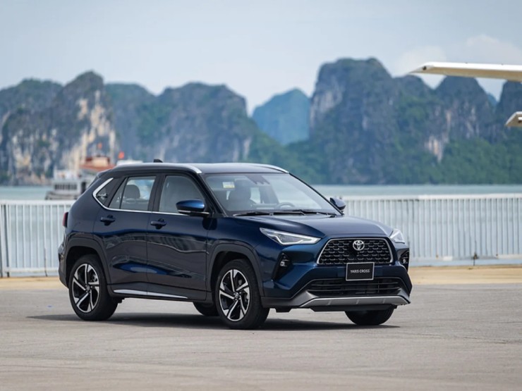 HR-V Magic Seats gập 6 kiểu chứa cả xe đạp, Yaris Cross khoang nhỏ ra sao? - 2