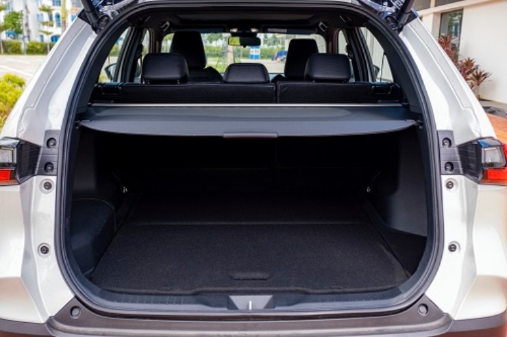 HR-V Magic Seats gập 6 kiểu chứa cả xe đạp, Yaris Cross khoang nhỏ ra sao? - 10