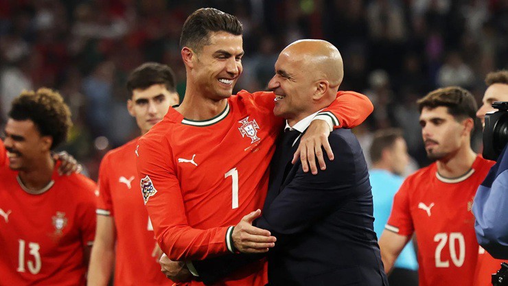HLV Martinez khiến Ronaldo "buồn", BĐN không trong nhóm ứng viên vô địch World Cup - 1
