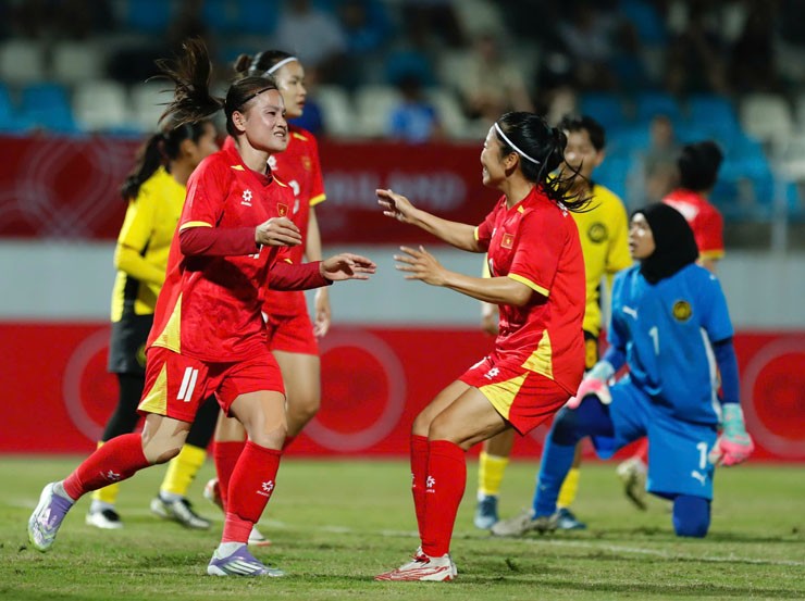 Thái Thị Thảo chơi thăng hoa