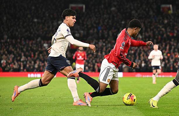 Trực tiếp bóng đá MU - West Ham: Fernandes vô-lê hỏng ở phút 90+5 (Ngoại hạng Anh) (Hết giờ) - 1