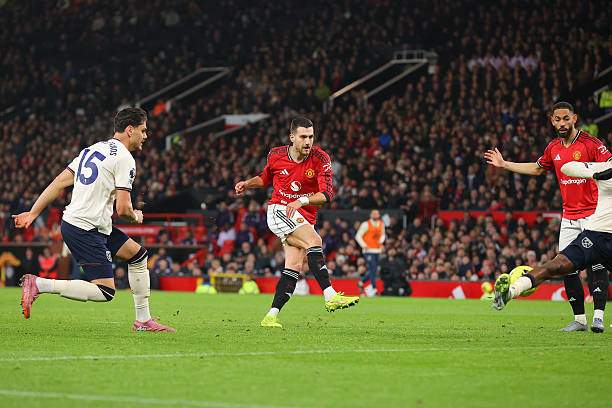 Dalot mở tỷ số cho MU