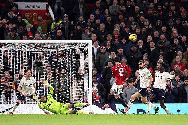 Trực tiếp bóng đá MU - West Ham: Fernandes vô-lê hỏng ở phút 90+5 (Ngoại hạng Anh) (Hết giờ) - 9