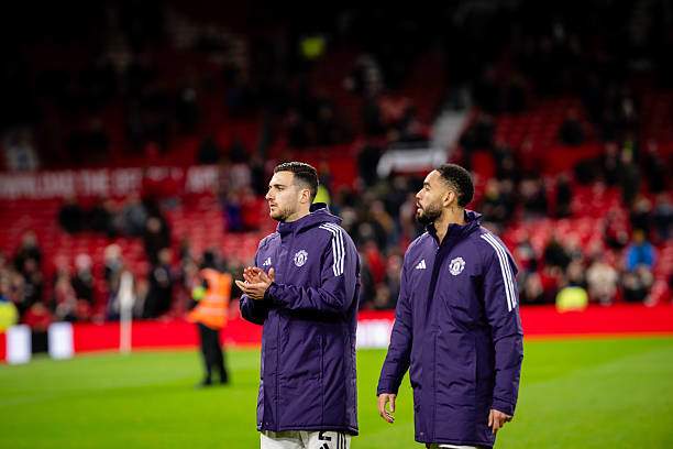 Dalot và các đồng đội không vui khi chỉ có 1 điểm giữ lại sân nhà