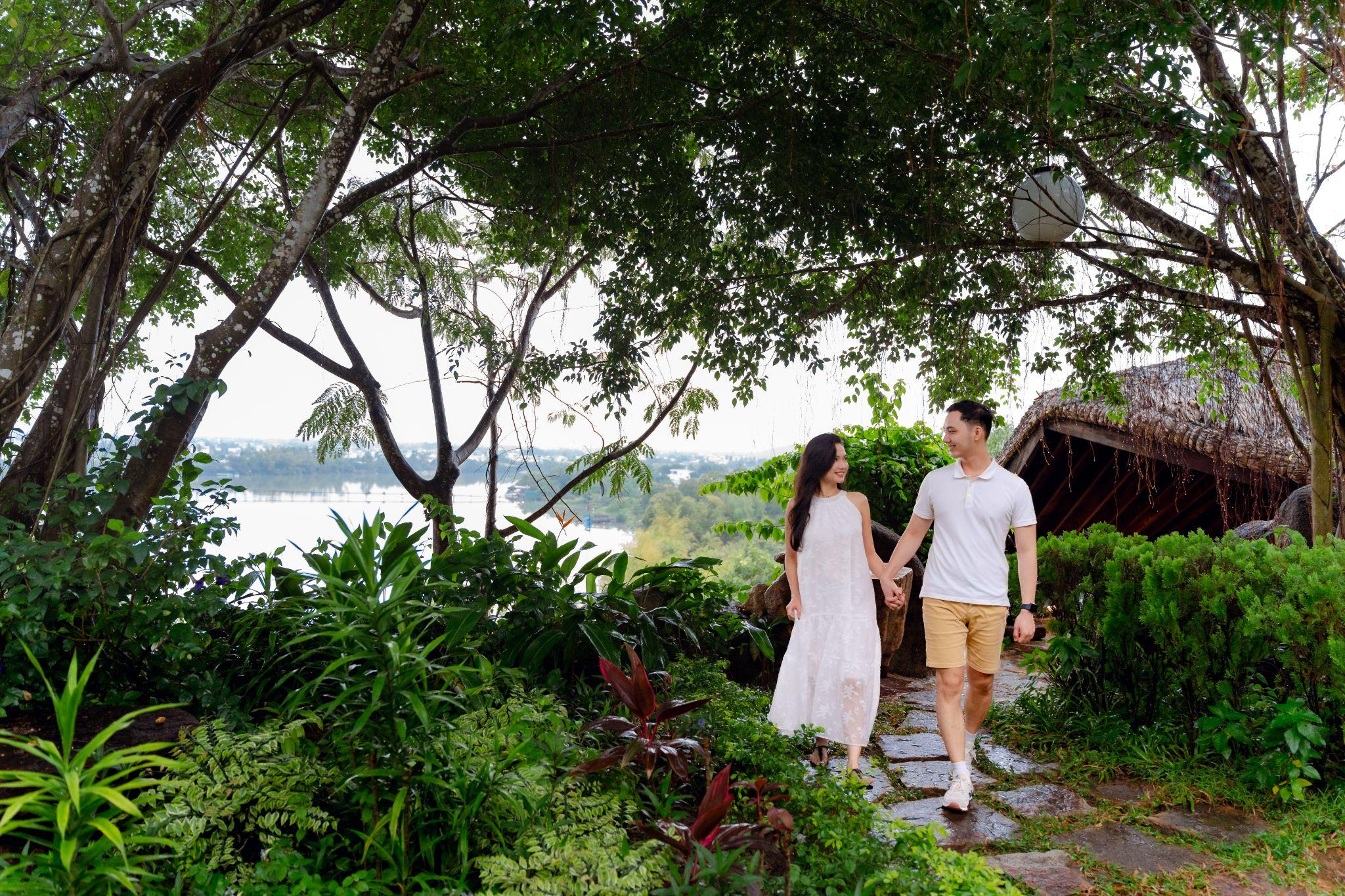 Kiến trúc mộc mạc, sử dụng vật liệu tự nhiên giúp I-Resort hòa hợp hoàn toàn với cảnh quan sông núi.