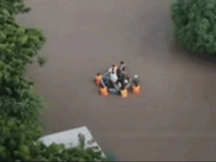 Xã có hơn 1.000 hộ dân bị ngập nhìn từ trên cao