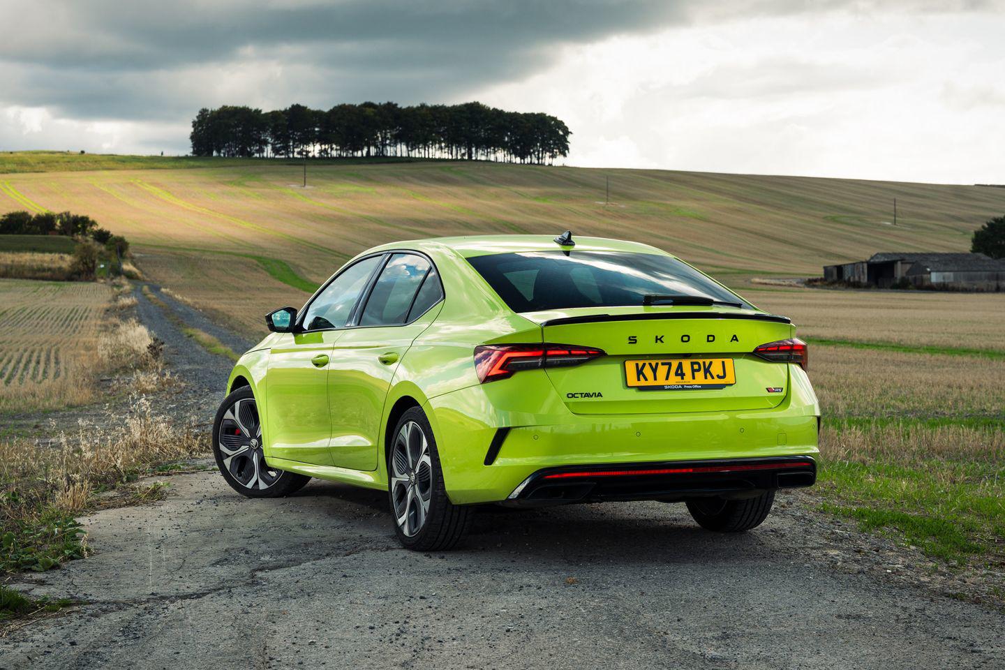 Skoda Octavia RS được định vị là phiên bản cao cấp nhất và mạnh mẽ nhất.