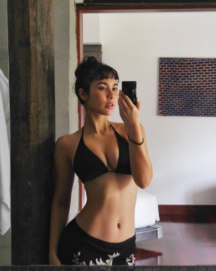 Dàn hoa khôi cầm biển dẫn đoàn ở lễ khai mạc SEA Games 33 - 13