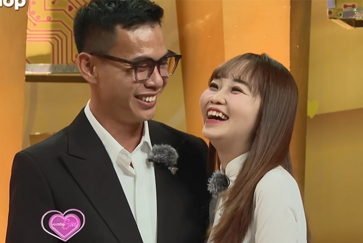 Quen nhau từ thủa 16, chàng quyết định bán hết 'gia tài' cho nàng đi học