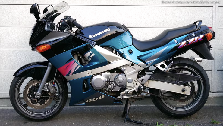 Kawasaki ZZR600.