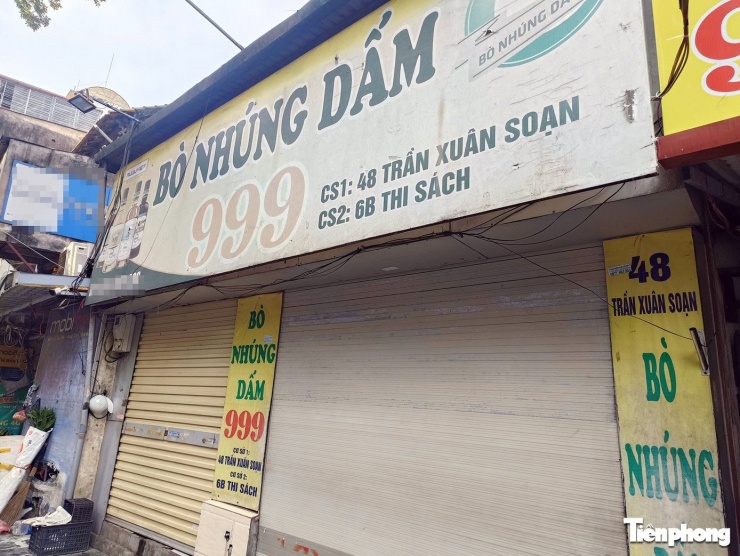 Quán bò nhúng dấm 999 nơi khách hàng phản ánh. Ảnh: Thanh Phong