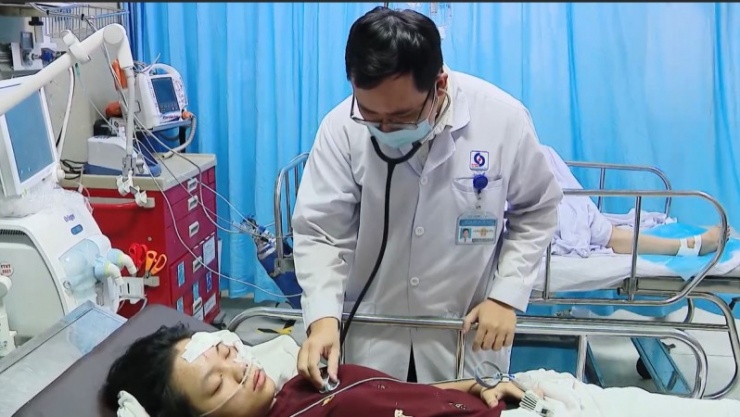 Cả hai nạn nhân đã tạm ổn định và đang được theo dõi sát tại Khoa Hồi sức tích cực chống độc Bệnh viện Nhân dân Gia Định.