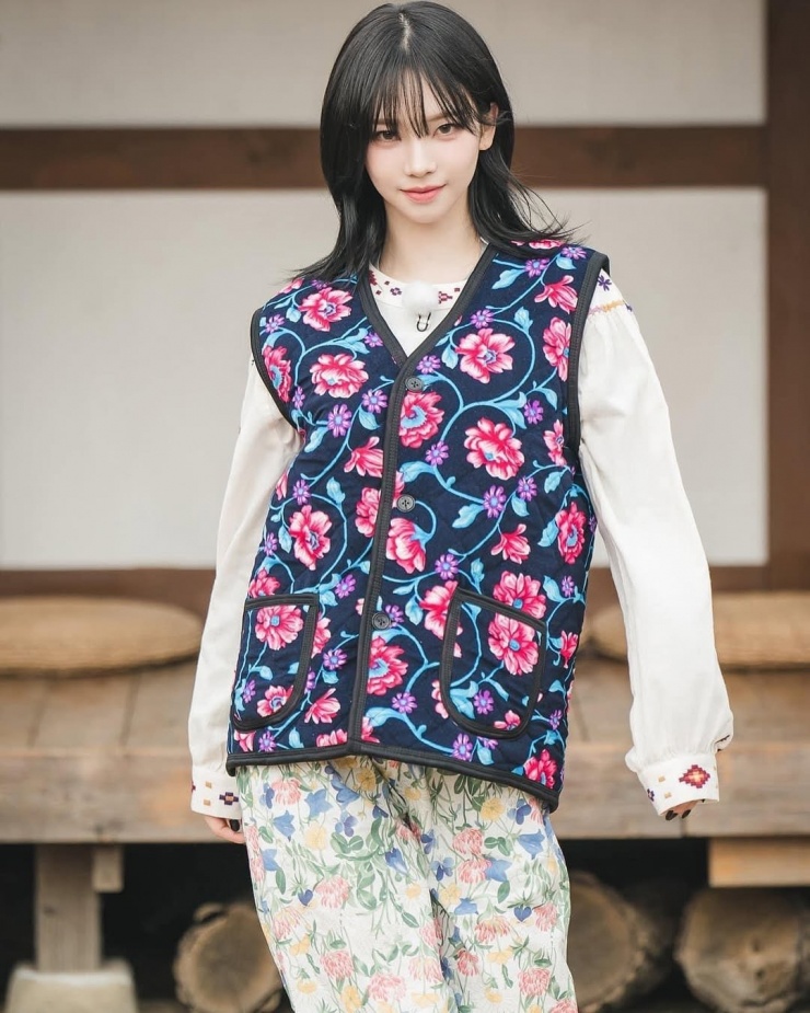 Giới trẻ theo đuổi mốt áo bà ngoại - 1