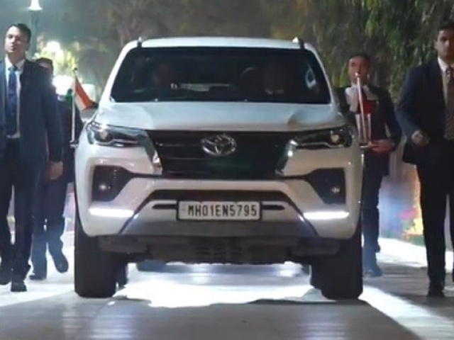 Lý do Thủ tướng Modi mời Tổng thống Putin ngồi chung xe Fortuner