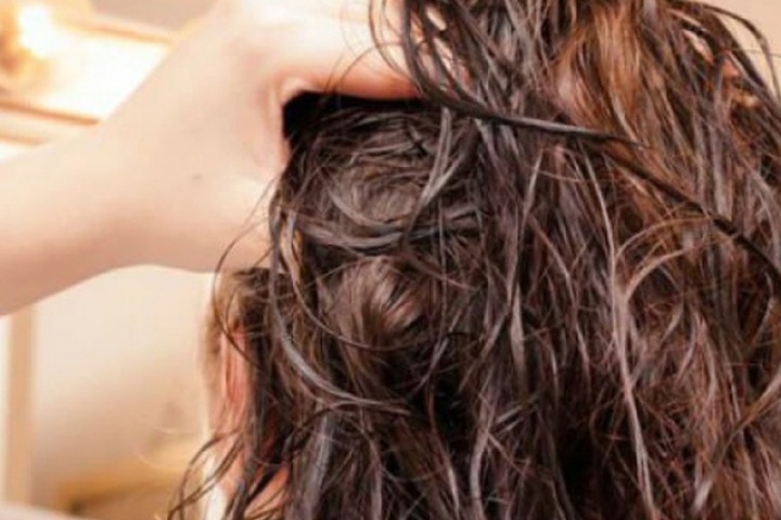 Chăm sóc tóc mùa đông khỏe đẹp bất chấp thời tiết