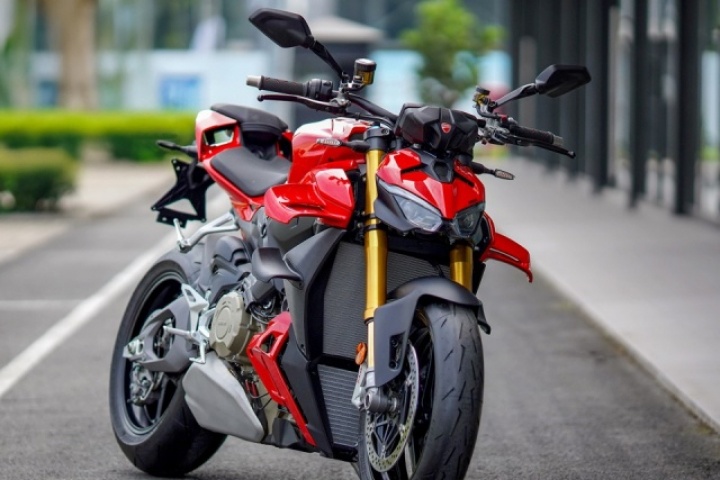 Ducati Streetfighter 2025 đầu tiên về Việt Nam, giá hơn 1 tỷ đồng