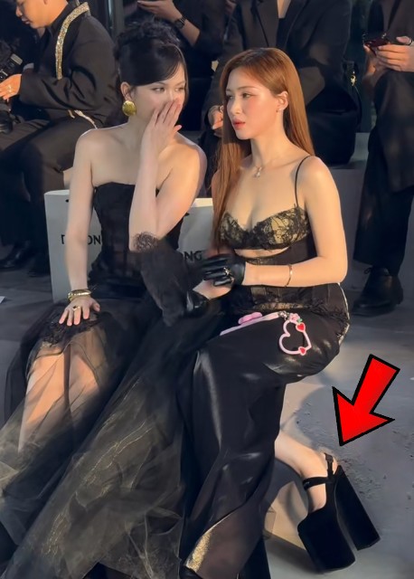 Hòa Minzy đọ sắc với Ngọc Trinh, nhưng điều khiến fan chú ý là một chi tiết khác - 3