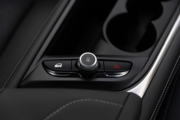 Giá xe VinFast VF 7 lăn bánh kèm ưu đãi tháng 12/2025 - 13