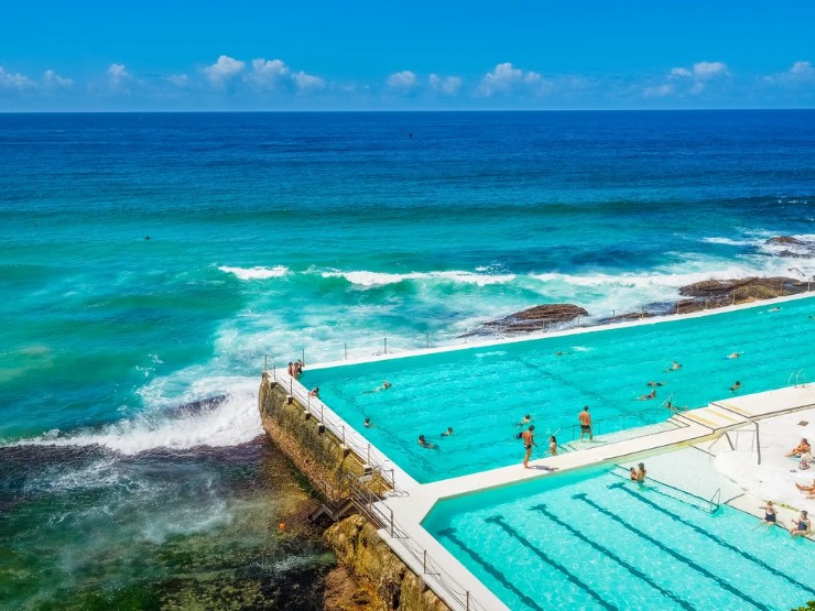 Hình ảnh cắt từ video&nbsp;ghi lại cảnh bể bơi Bondi Icebergs ở Úc.