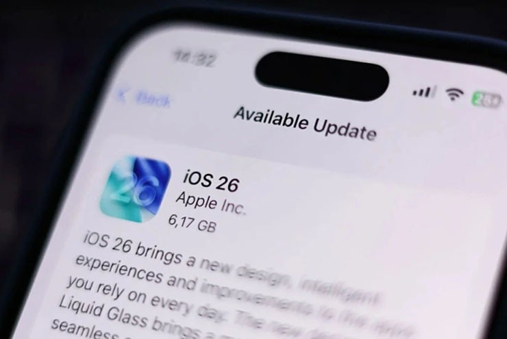 Apple phát tín hiệu cho người dùng iPhone lười lên đời iOS 26 - 2