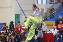 Hot girl Wushu Dương Thúy Vi săn HCV SEA Games 33, chủ nhà chơi khó ra sao?