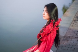 Bạn trẻ - Cuộc sống - 'Nàng thơ' chi tiền triệu chụp ảnh áo dài cuối năm