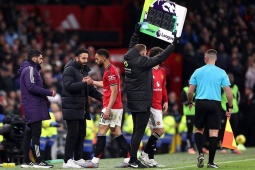 MU liên tục đánh rơi lợi thế, quyết định thay người của Amorim có vấn đề?