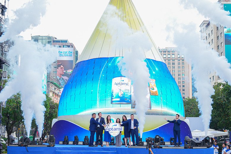 Sự kiện “Vũ trụ dưỡng chất One Aptamil” do Danone và Aptamil tổ chức tại Quảng trường phố đi bộ Nguyễn Huệ TP. Hồ Chí Minh từ ngày 5-7/12/2025.