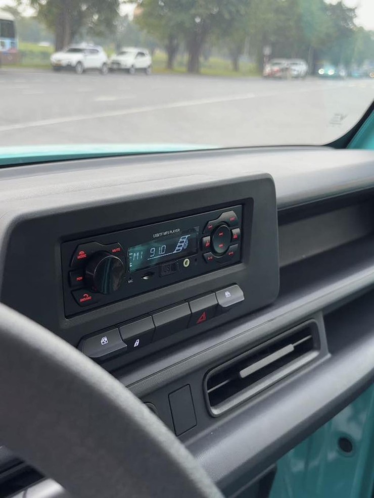 Khoang nội thất của VinFast EC Van tương đối tối giản