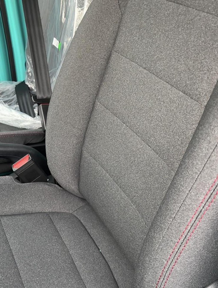 Khoang nội thất của VinFast EC Van tương đối tối giản